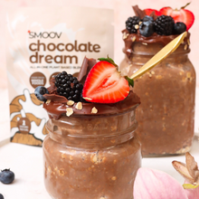 Load image into Gallery viewer, Overnight oats made using smoov chocolate dream blend. Kickstart your day with 20g of protein from peas &amp; beans, omegas from seeds and vitamins &amp; minerals from freeze dried fruits, veggies &amp; superfoods. This blend puts the fun in function.